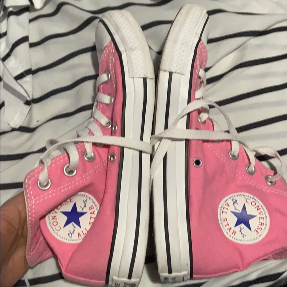Pink converse